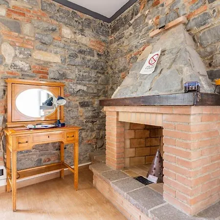 Apartment 100mq 5 Mins To Center + Free Park And View