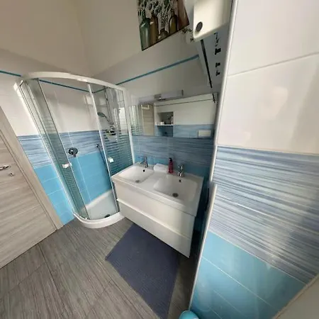 100mq 5 Mins To Center + Free Park And View Apartment *