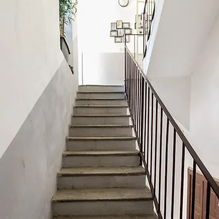 Apartment 100mq 5 Mins To Center + Free Park And View *