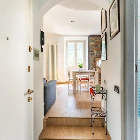 100mq 5 Mins To Center + Free Park And View Apartment