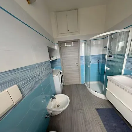 100mq 5 Mins To Center + Free Park And View Apartment *
