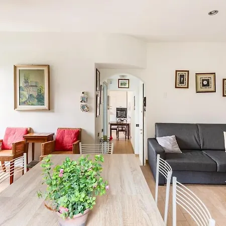 100mq 5 Mins To Center + Free Park And View Apartment *