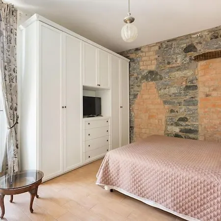 Apartment 100mq 5 Mins To Center + Free Park And View Como